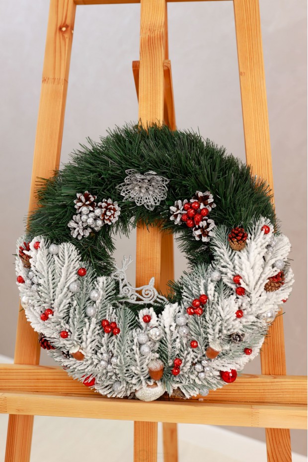 Різдвяний вінок з червоним декором d-40см