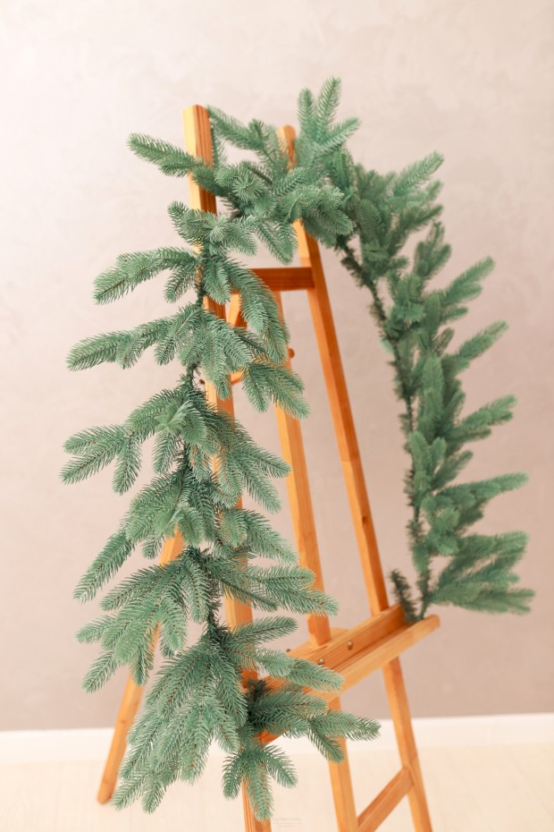 Гірлянда блакитна Lux Royal з литої хвої 2 м