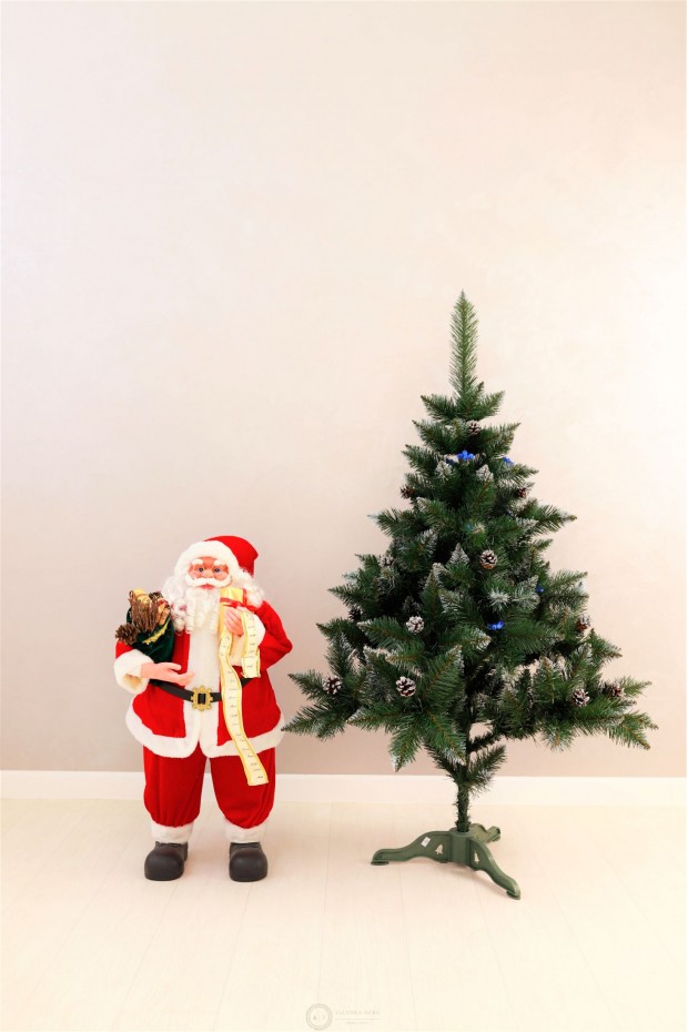 Ялина Елітна з шишками та синьою калиною 1,3м