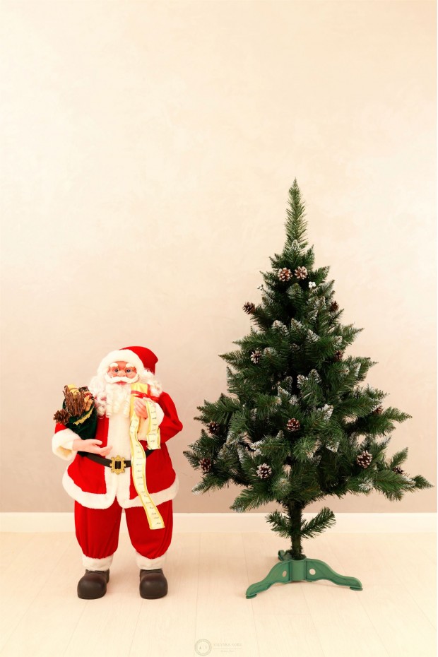 Ялина Елітна з шишками та срібною калиною 1,3м