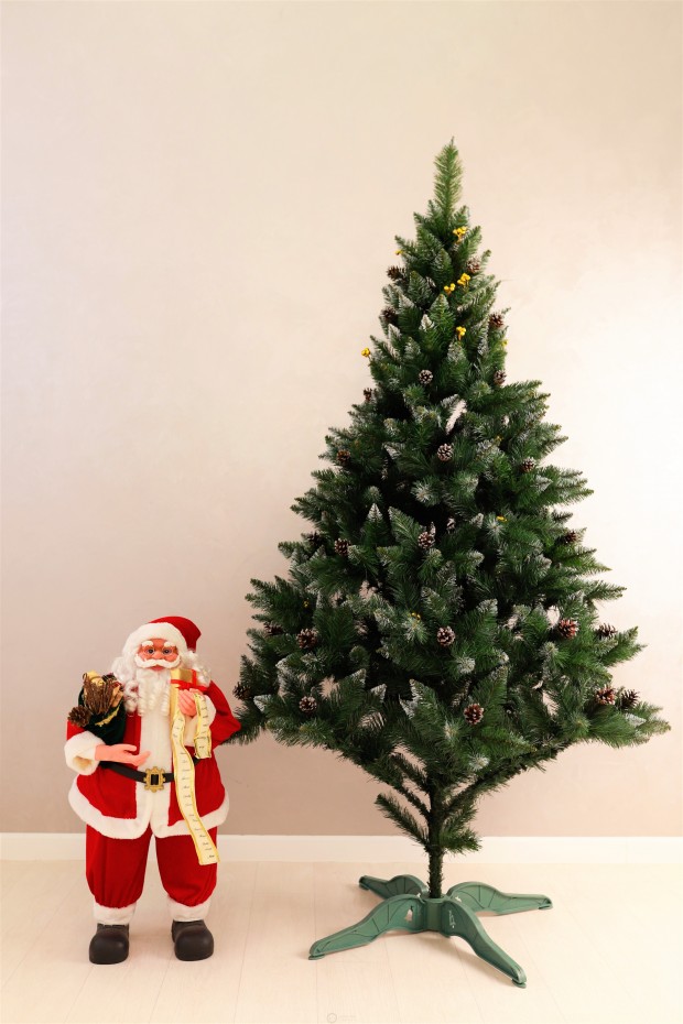 Ялина Елітна з шишками та золотою калиною 2,0м