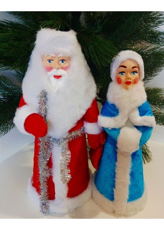 Новорічні фігури під ялинку